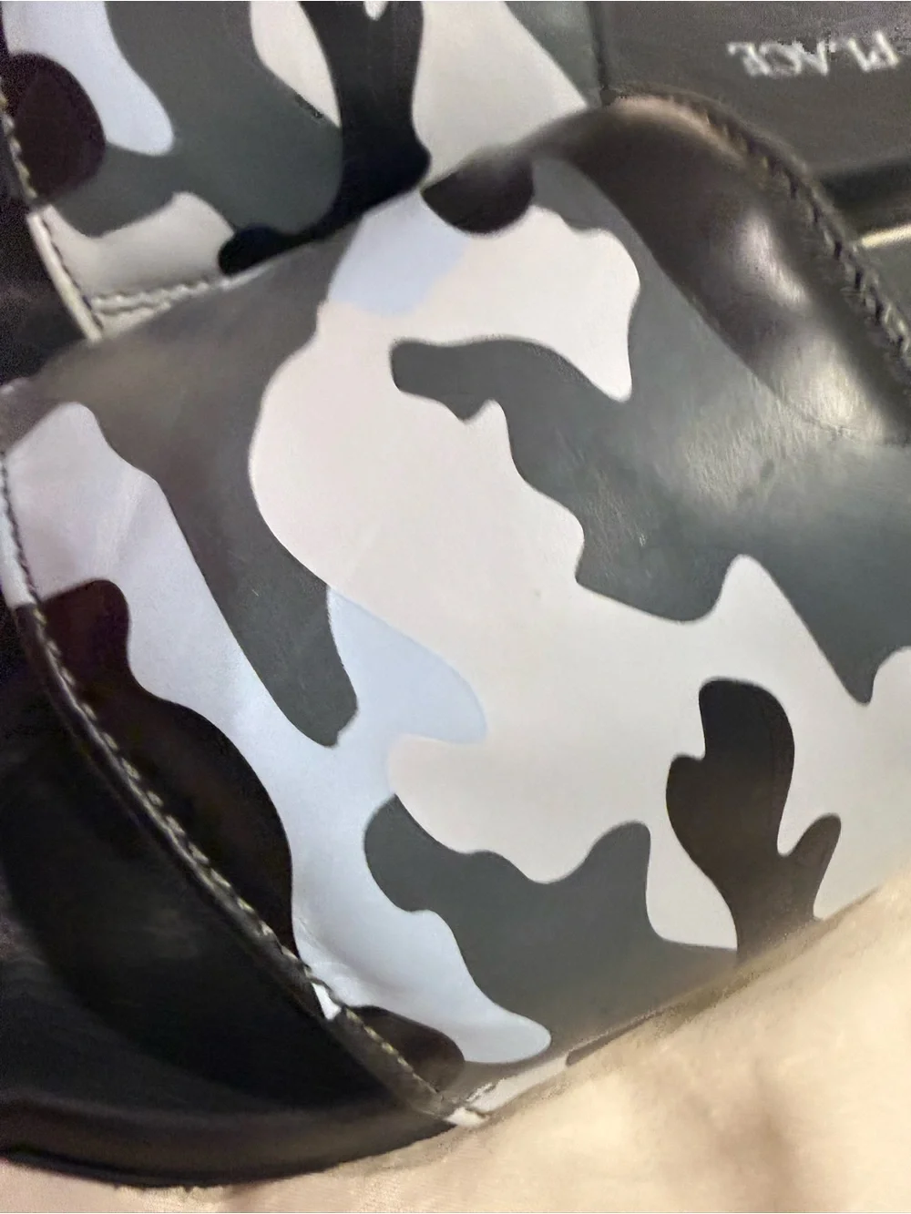 The Children’s Place Boys Camo Slide Sandals | Size 1